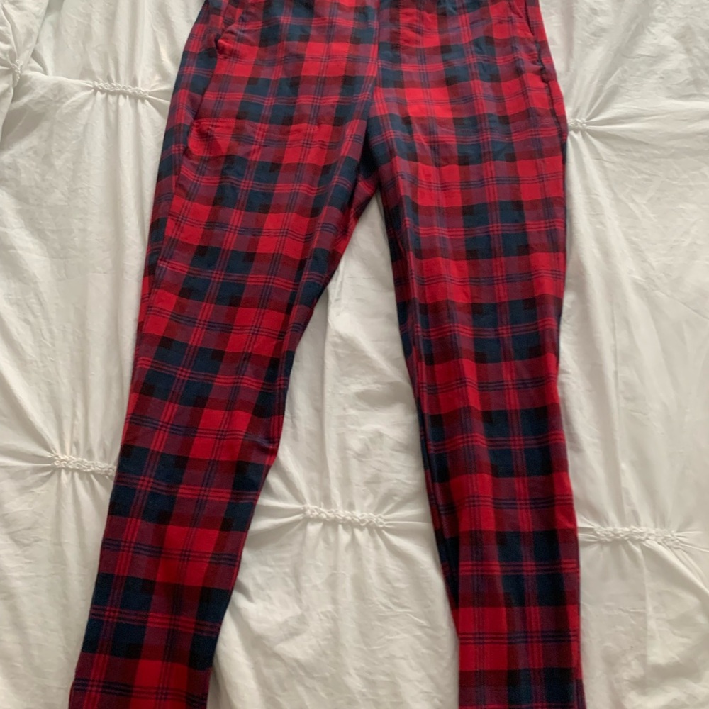 Holiday Torrid Red Plaid Leggings With Pockets.